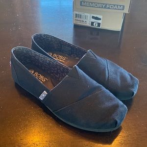 Bobs, Black, Size 6, gently used